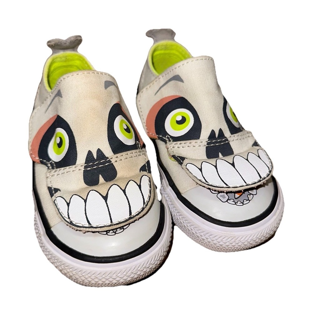 Rare Converse Chuck Taylor All Star Easy-On Canvas Skull Low Tops 754414F Kids 6